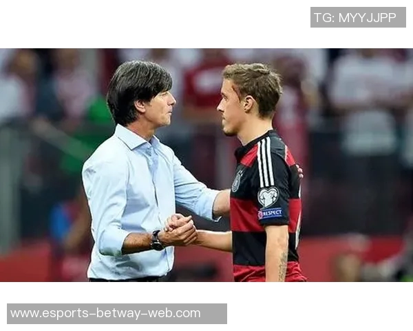 荷兰战役中的足球球星风采与荣耀时刻全面深度解读